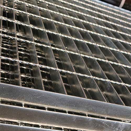 G325/40/100W鋼格柵板選用Q235B和Q355B材質的經濟性