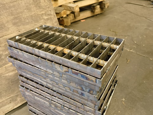 穿孔樓梯踏步板平臺格柵板提供安全的工作環境