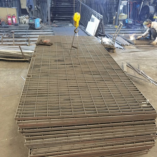 鋼格板鋼格柵板在工程機械制造中的應用