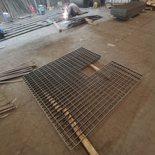 異形鋼格板鋼格柵板的技術創新及海外市場