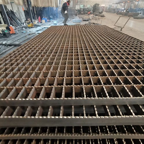 鋼格板鋼格柵踏步板在工業上的十大用途