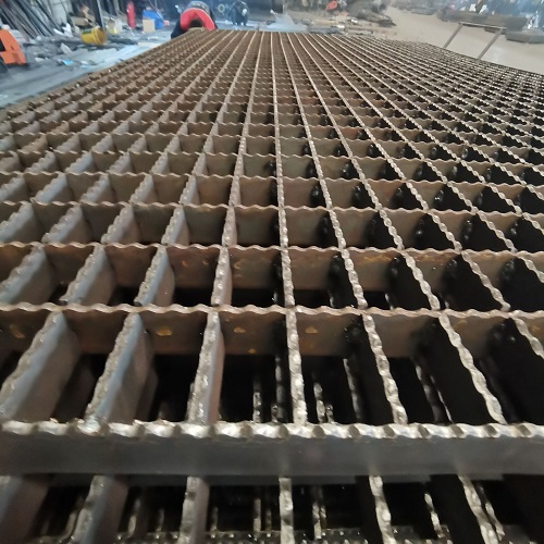 工業平臺鋼格板鋼格柵板在工業平臺建設中的優勢