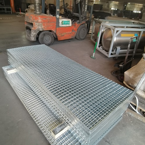 定制鍍鋅平臺鋼格板提升建筑平臺的設計感