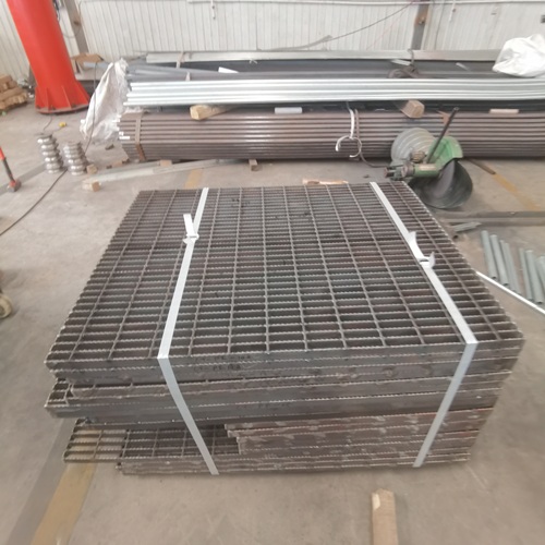 鋼格板在工業平臺的應用有多重要