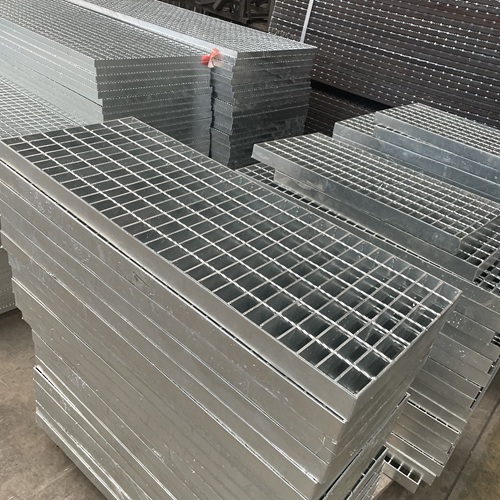 鋼格板在工業平臺中的應用優勢