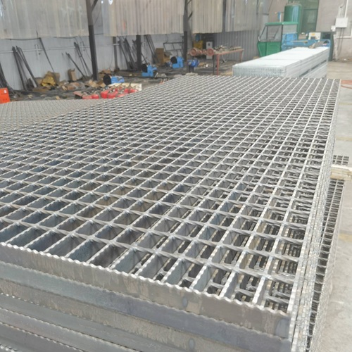 鋼格板用于學校實訓平臺的真實案例