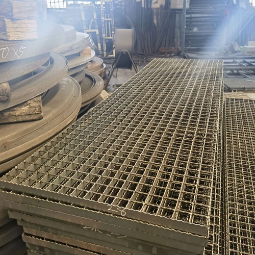 鋼格板在音樂節(jié)舞臺搭建中的妙用